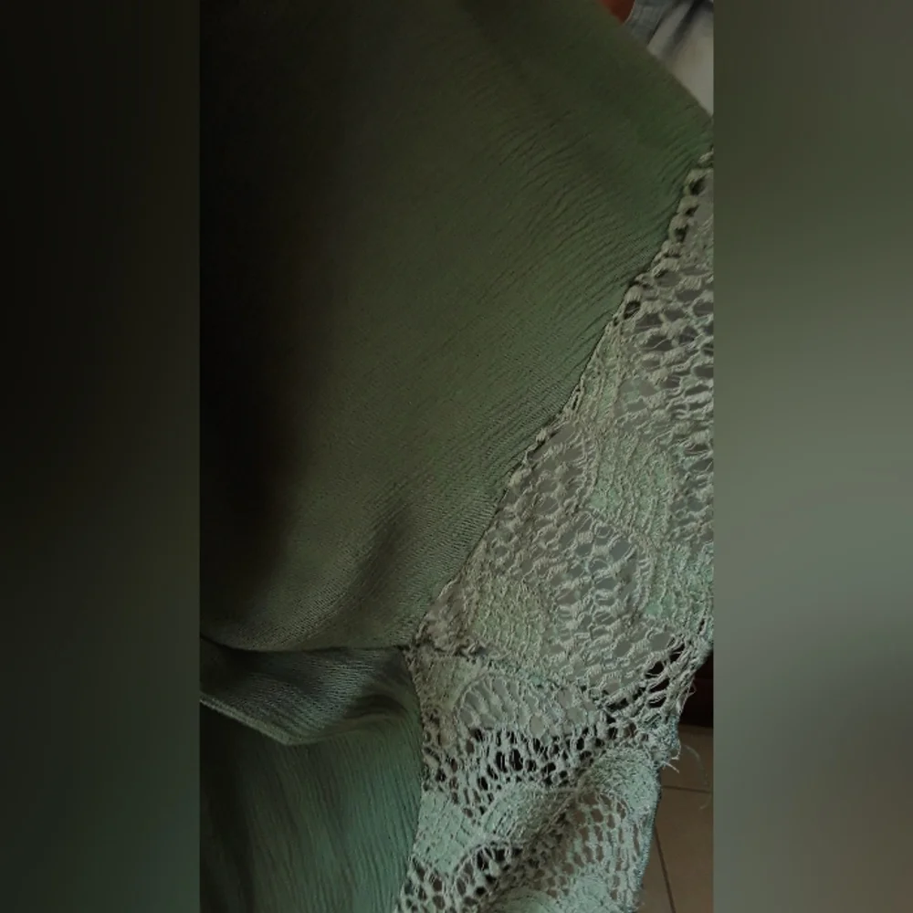 Top - Picture 3 of 4